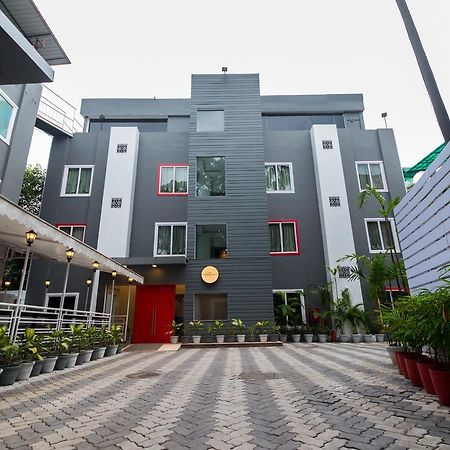 Hotel Oyo Townhouse 11 Esplanade à Calcutta Extérieur photo