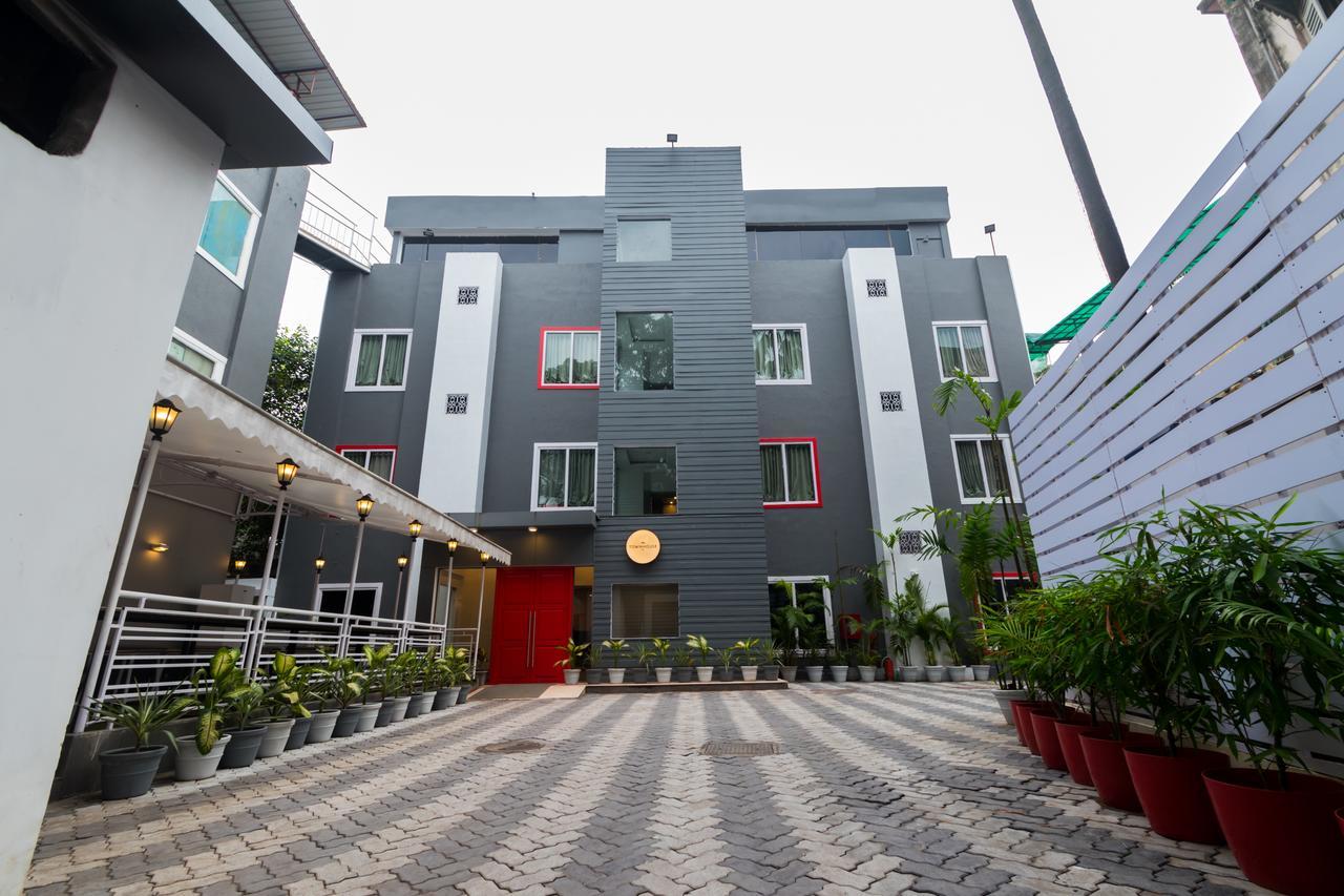 Hotel Oyo Townhouse 11 Esplanade à Calcutta Extérieur photo